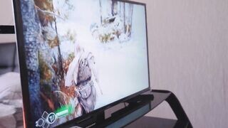 Gamer bige konzolozás helyett hímvesszőt kap