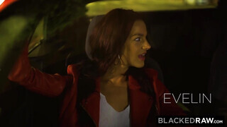 BlackedRaw - Evelin Stone élvezi a hatalmas bájdorongot