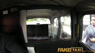 FakeTaxi - gigászi keblű bige nem akar fizetni