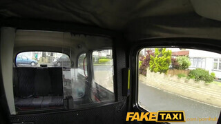 FakeTaxi - egy dögös irodista bige