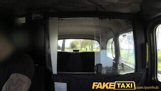 FakeTaxi - ártatlan pici tini bige és a vastag dákó