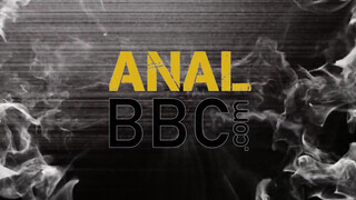 ANALIZED - Anna Rey befogadja a gigászi fekete pélót