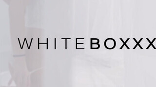 WhiteBoxxx - Sasha Rose orosz maca nem akar kimaradni a buliból