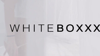 WhiteBoxxx - Nicole Pearl a cuki orosz gádzsi