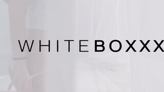 WhiteBoxxx - Silvia Dellai és Erika Bellucci édeshármasban szexelnek