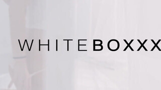 WHITEBOXXX - Liya Silver a gyönyörű csöcsös gádzsi