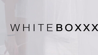 WhiteBoxxx - Jenny Wild a felizgult diáklány