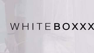 WhiteBoxxx - Lena Reif a méretes csöcsű orosz gádzsi