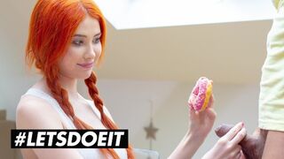 Gisha Forza termetes csöcsű vörös bombe egy fánkot érő könyörtelen dugásért